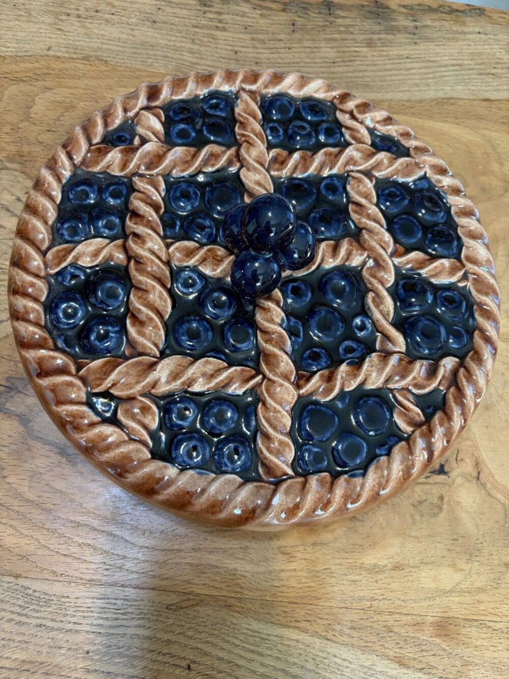 Vintage Portugal Ceramic Pie Plate with Decorative Lid – Blueberry Pie Design 🫐